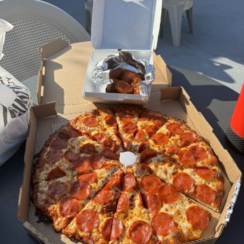 Round Table Pizza - Pizza Near Me - Long Beach, California Round Table Pizza - Pizza Near Me - Long Beach, California