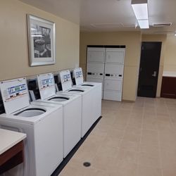 Westwind Inn - Laundry room available on each floor. No cost washers and dryers.
