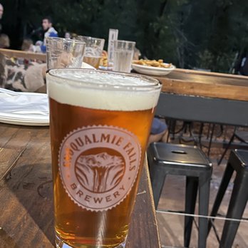 Snoqualmie Falls Brewery - Brewpubs Near Me - Snoqualmie, Washington
