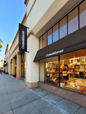 Crate & Barrel by null