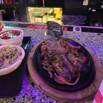 OXO Bar & Grill - Fajitas - Sports Bars Near Me - Springfield, Missouri