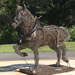 The Salvere Hitch, a sculpture made from barbwire, was replaced spring 2020 with a much less interesting creation.