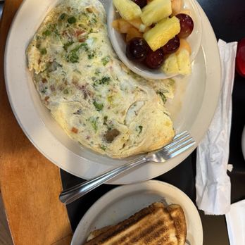 Nellie's Restaurant - Garden omelette - Waffles Near Me - Newburgh, Indiana Nellie's Restaurant - Garden omelette - Waffles Near Me - Newburgh, Indiana