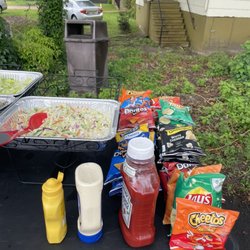 Big D BBQ - Condiments and chips