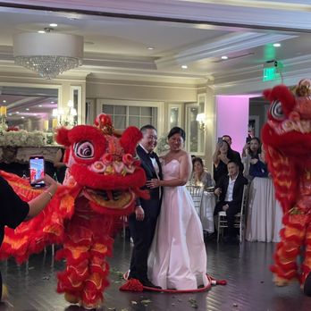 WAN CHI MING HUNG GAR INSTITUTE DRAGON AND LION DANCE TEAM