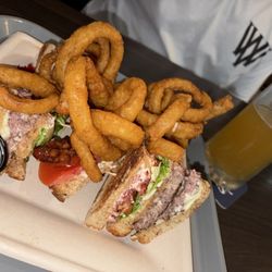 Jimmy's Pizza Too - Cheeseburger Club with Onion Rings