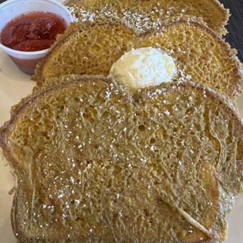Broken Yolk Cafe - Classic French Toast - Breakfast & Brunch Near Me - Del Mar, California Broken Yolk Cafe - Classic French Toast - Breakfast & Brunch Near Me - Del Mar, California