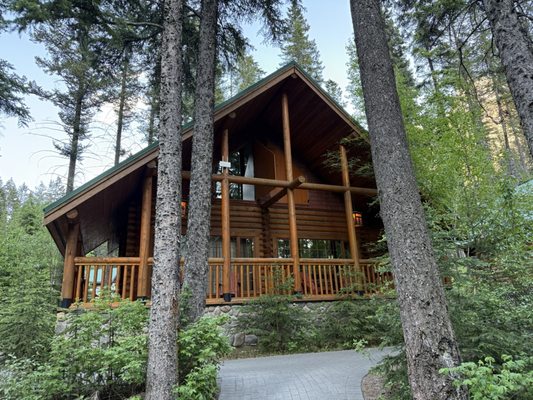 Cathedral Mountain Lodge by null