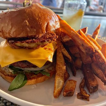 Cotton & Rye - FGT Cheeseburger - New American Near Me - Savannah, Georgia Cotton & Rye - FGT Cheeseburger - New American Near Me - Savannah, Georgia