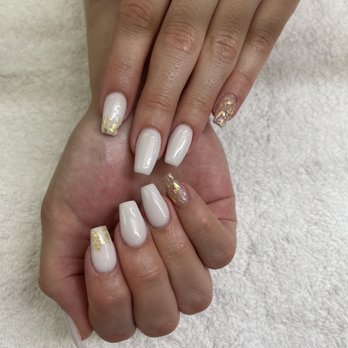 Lucky V Salon - Absolutely love these nails! Kelly is great and can recreate any photo I show her - Nail Salons Near Me - Martinez, California