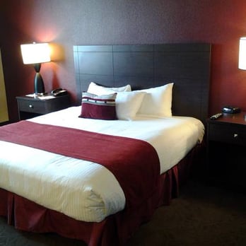 Edgewater - The beds were extremely comfortable hardly ever felt when your partner moved ;) - Hotels Near Me - Laughlin, Nevada