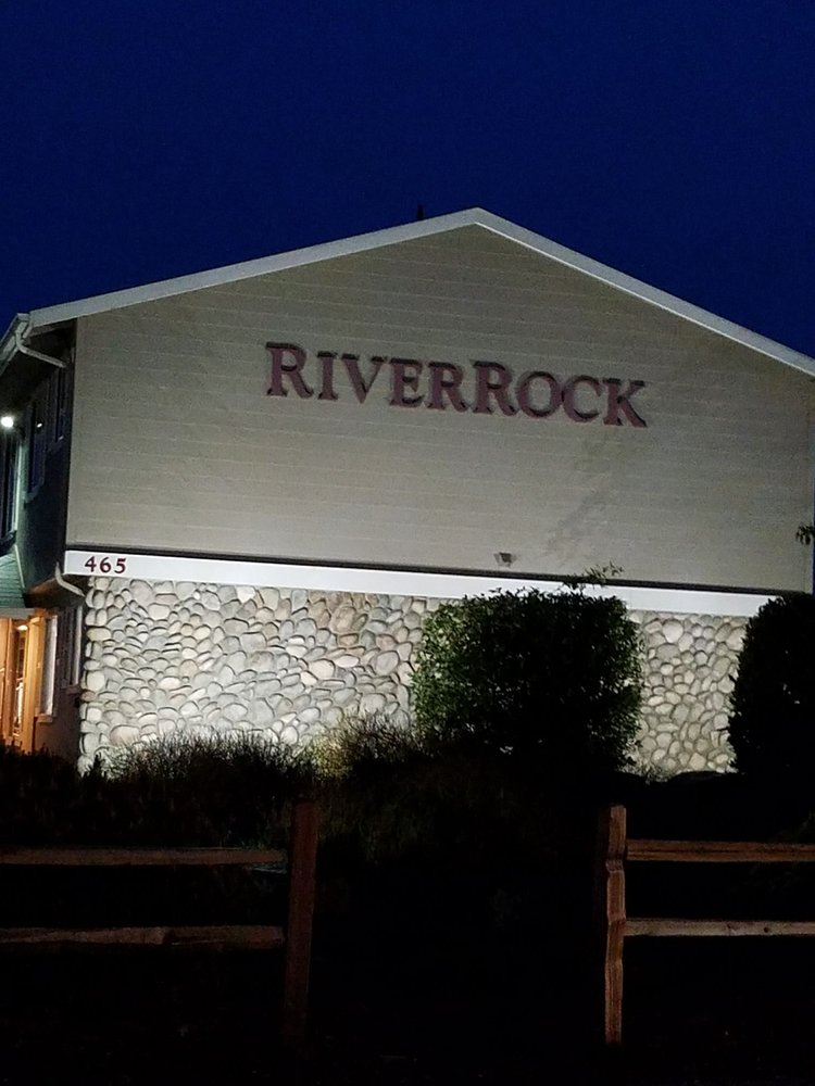 RIVER ROCK APARTMENTS Updated September 2024 465 E Ellendale Ave