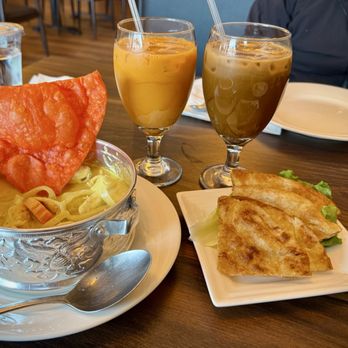 Aroy Thai Bistro - Thai Coconut Chicken Curry, Thai ice tea, Thai ice coffee, side of Roti bread - Thai Near Me - Hercules, California