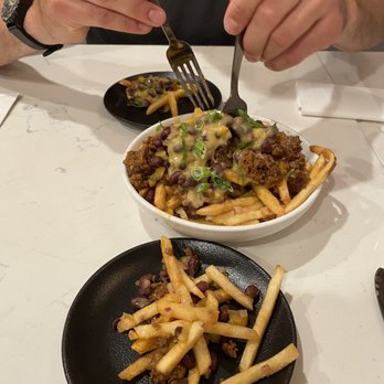 P.S. Kitchen - Chili cheese fries - Vegetarian Near Me - New York, New York
