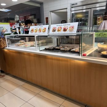 Roots And Greens - Salad bar - Salad Near Me - Honolulu, Hawaii Roots And Greens - Salad bar - Salad Near Me - Honolulu, Hawaii