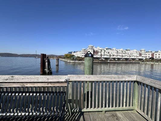 Hudson Farmer & The Fish Restaurant by null