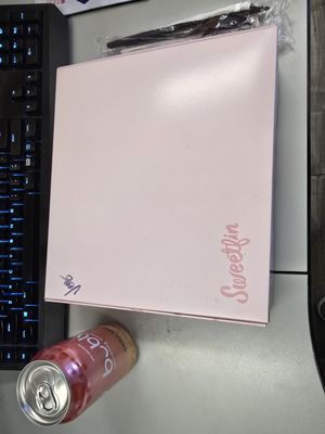 Sweetfin Poke Silverlake by null