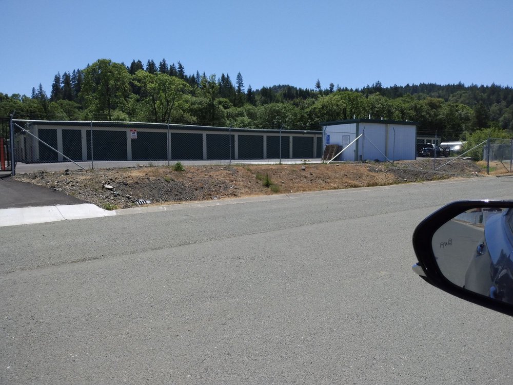 COUGAR’S CLOSET Updated June 2024 317 Robert Dr, Willits