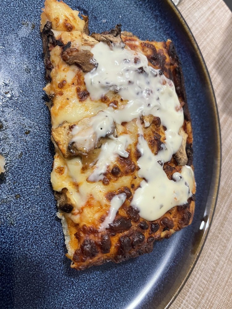 PIZZA HUT Updated September 2024 18 Reviews 6348 Lundy's Lane, Niagara Falls, Ontario