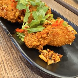 Fried Wing with Garlic Hot Sauce / 香辣雞翅