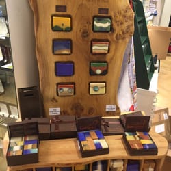 House Of Ireland - Gorgeous Irish and handmade gifts in House of Ireland on Nassau Street, ideal for Christmas gift ideas! #dublinshopslocal