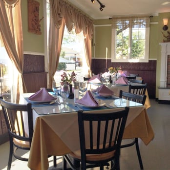Thai Basil - Beautiful dining room at Thai Basil - Thai Near Me - Manchester Center, Vermont