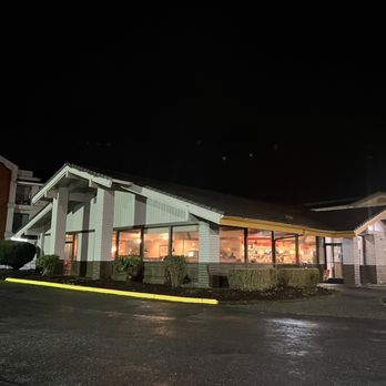 Denny's - Restaurants off the street with one entrance, which I liked for car security reasons - Diners Near Me - Tumwater, Washington
