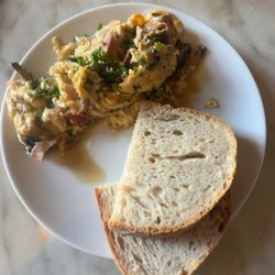 Café O Corvo - Eggs with bacon and mushroom $9