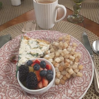 Justine Inn Savannah - Freshly prepared hot breakfast prepared & served by Abigail each morning! - Bed & Breakfast Near Me - Savannah, Georgia Justine Inn Savannah - Freshly prepared hot breakfast prepared & served by Abigail each morning! - Bed & Breakfast Near Me - Savannah, Georgia