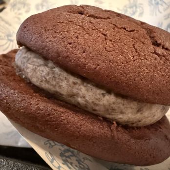 Peacemaker Lobster and Crab - Whoopie Pie - Seafood Near Me - Saint Louis, Missouri
