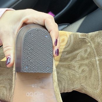 Leon's Shoe Service - Job description to replace the heel protector has been accomplished exceptionally well - Shoe Repair Near Me - Newport Beach, California