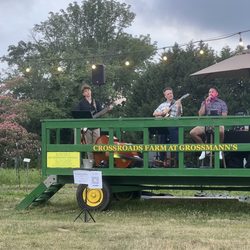 Crossroads Farm at Grossmann's - Live Music