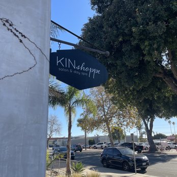 AKIN Salon Collective - Kinshoppe - Hair Stylists Near Me - Ventura, California AKIN Salon Collective - Kinshoppe - Hair Stylists Near Me - Ventura, California