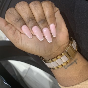 Nova Nails - Gel-X manicure in bubble bath with outline - Nail Technicians Near Me - Lanham, Maryland