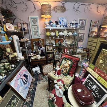 central avenue antiques - Antiques Near Me - Winter Haven, Florida