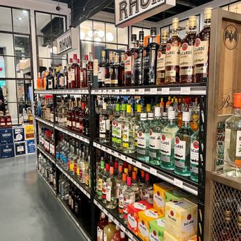 Rollers Wine & Spirits - Rum selection - Beer, Wine & Spirits Near Me - Hilton Head, South Carolina Rollers Wine & Spirits - Rum selection - Beer, Wine & Spirits Near Me - Hilton Head, South Carolina