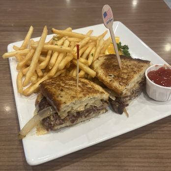 Mel's Drive-In - Diners Near Me - Santa Monica, California