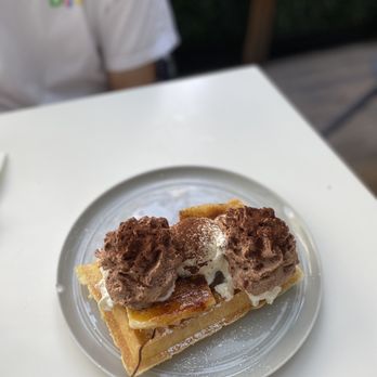 Nero Waffles - Banana brûlée - Waffles Near Me - Vancouver, British Columbia Nero Waffles - Banana brûlée - Waffles Near Me - Vancouver, British Columbia