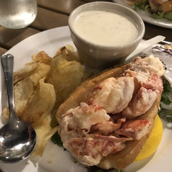 Side Street Cafe - Lobster roll - American Near Me - Bar Harbor, Maine Side Street Cafe - Lobster roll - American Near Me - Bar Harbor, Maine