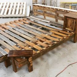 Good Earth Furniture - Here's a pallet bed my daughter begged me to build for her
