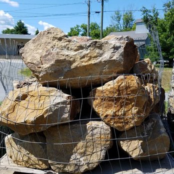 Loudoun County Milling - Boulders - Livestock Feed & Supply Near Me - Hamilton, Virginia