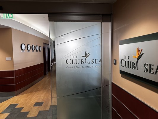 The Club SEA - Concourse A by null