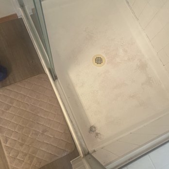 Kingdom Ky Cleaning Service - Before deep cleaning of a shower with hair dye stained - Home Cleaning Near Me Kingdom Ky Cleaning Service - Before deep cleaning of a shower with hair dye stained - Home Cleaning Near Me