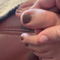 La Vie Nails - They didn't even paint the whole thing