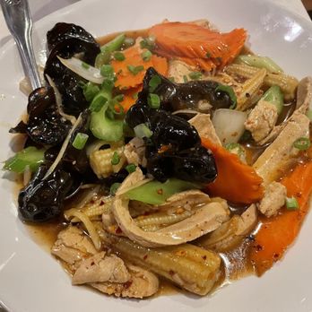 Araya's Place - Kai Phad Khing ($18) - Thai Near Me - Seattle, Washington