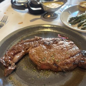 Morton's The Steakhouse - Steakhouses Near Me - New York, New York