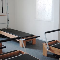 Om Yoga Studio - sala de pilates máquinas