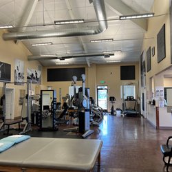 Sky Lakes Outpatient Rehabilitation - Eberlein - Spacious interior