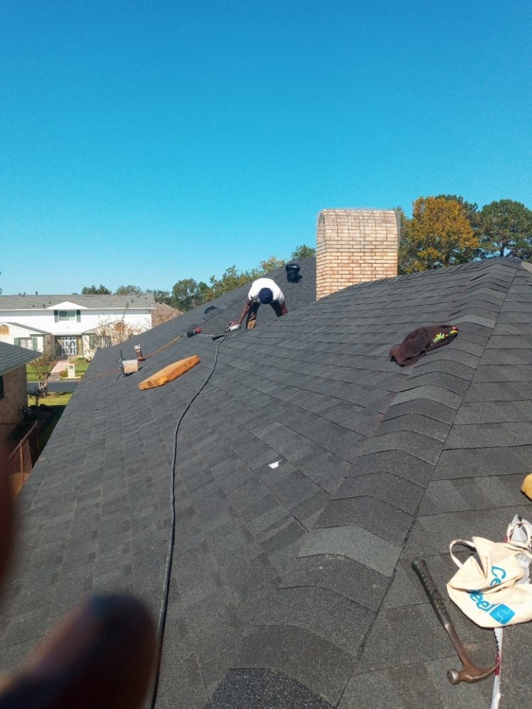 Slide of Guidry Professional Roofing
