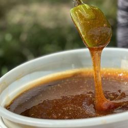 We Go Maui - Fresh honey harvested